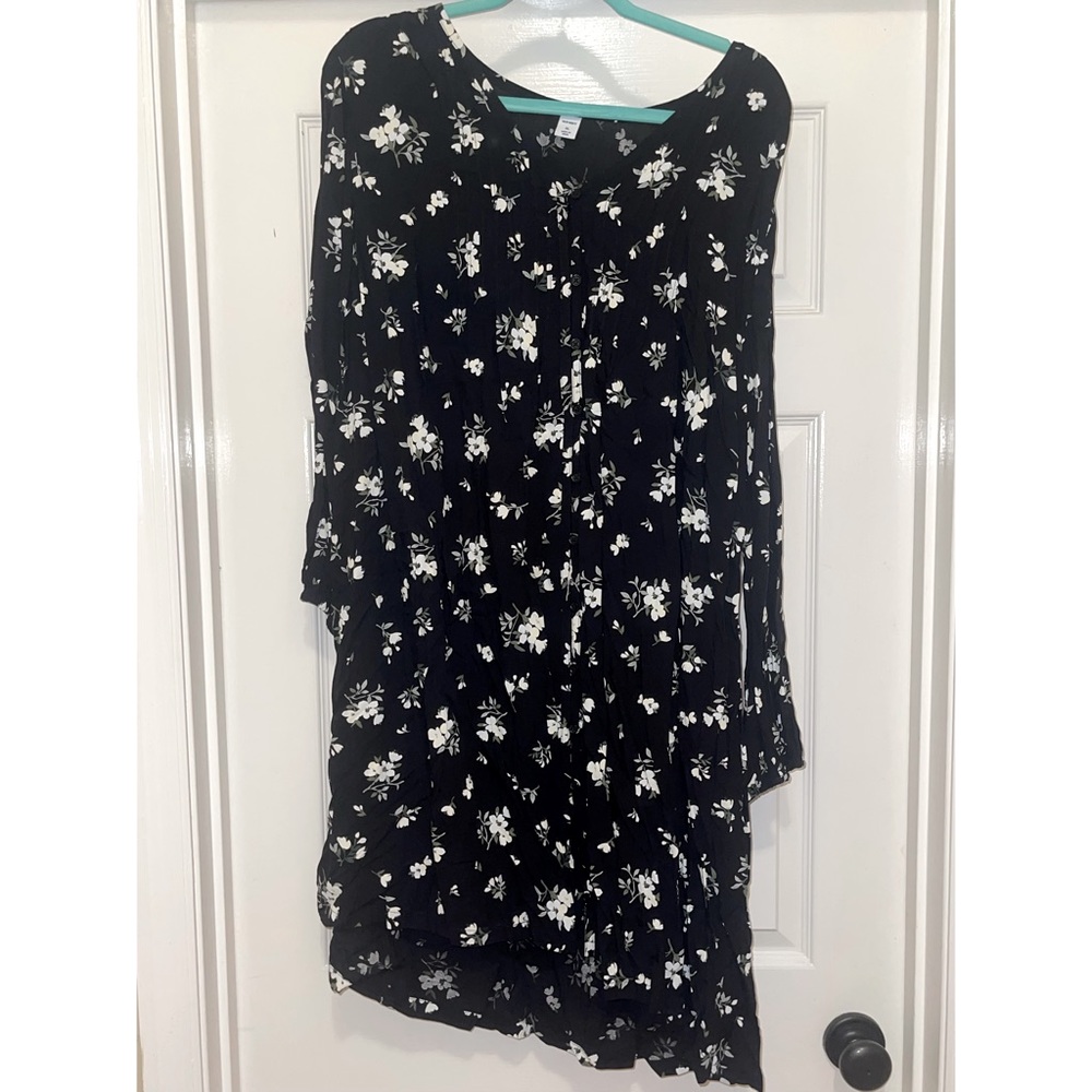 Old Navy black and floral dress size XL